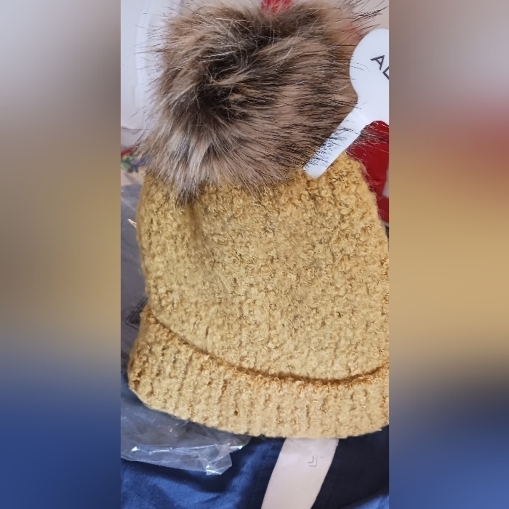 Aldo Pom Pom winter hat